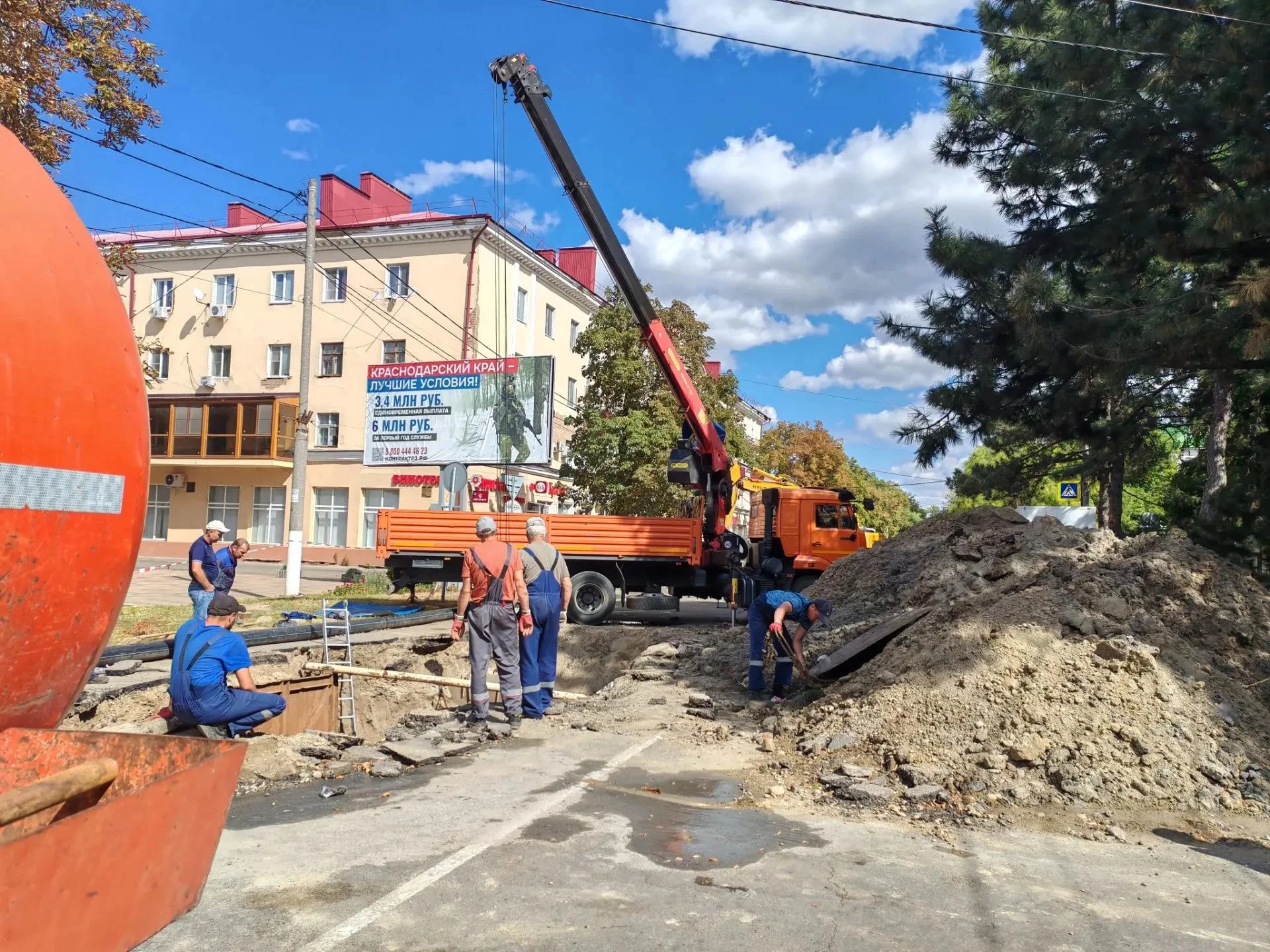 Городской коллектор: продолжается замена аварийных участков.