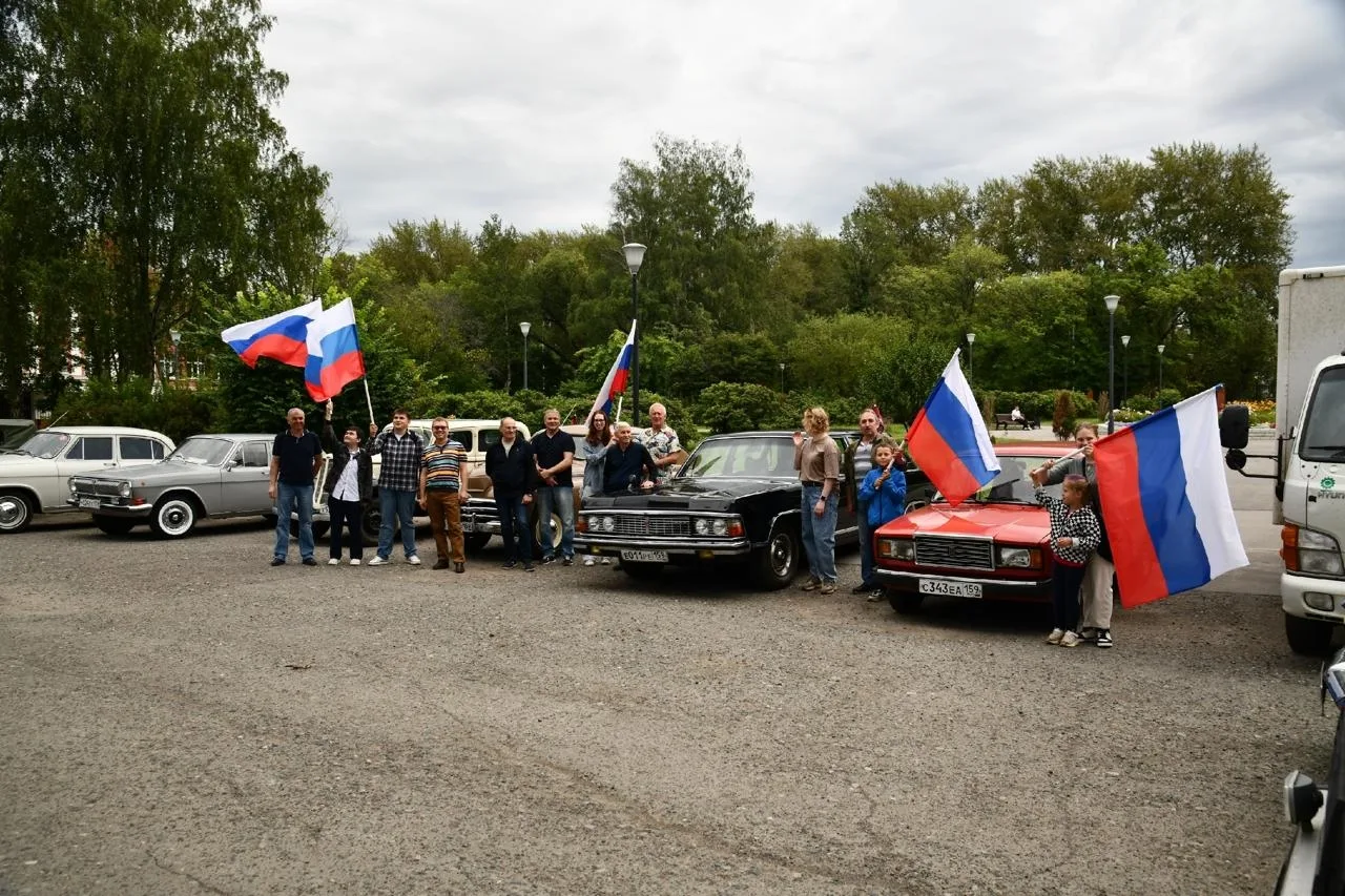 🚗 22 августа в честь Дня Государственного флага России по центру Перми проедет колонна...
