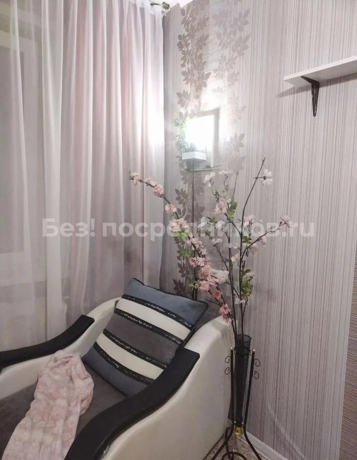 Сдам без посредников: комната, 12м² Цена: 12000 Адрес: Барнаул, Ленинский р-н, ул. Шукшина, 26/ул.Г.