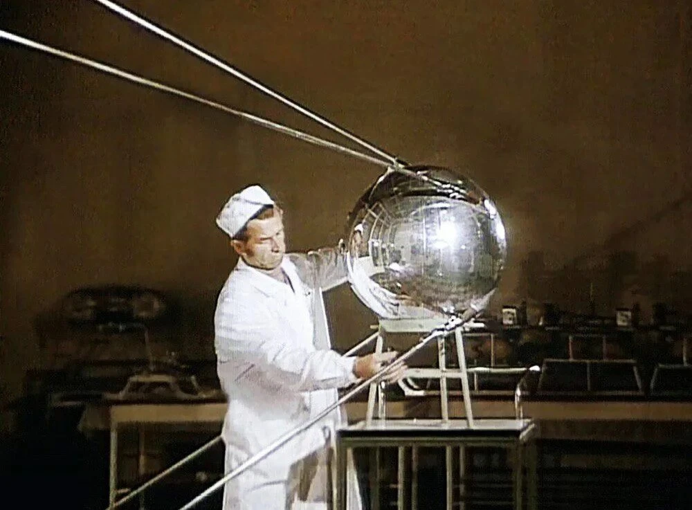 4 октября 1957 года в 22:28:34 по московскому времени с космодрома «Байконур» запустили...