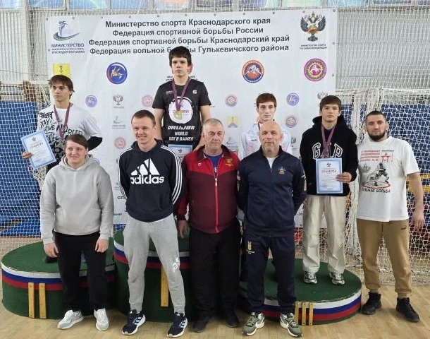 ЗВОН МЕДАЛЕЙ В ГУЛЬКЕВИЧАХ! НАШ БОРЕЦ ВЗЯЛ БРОНЗУ ЮФО!

Внимание, вся школа! С ковра чемпионата Южно