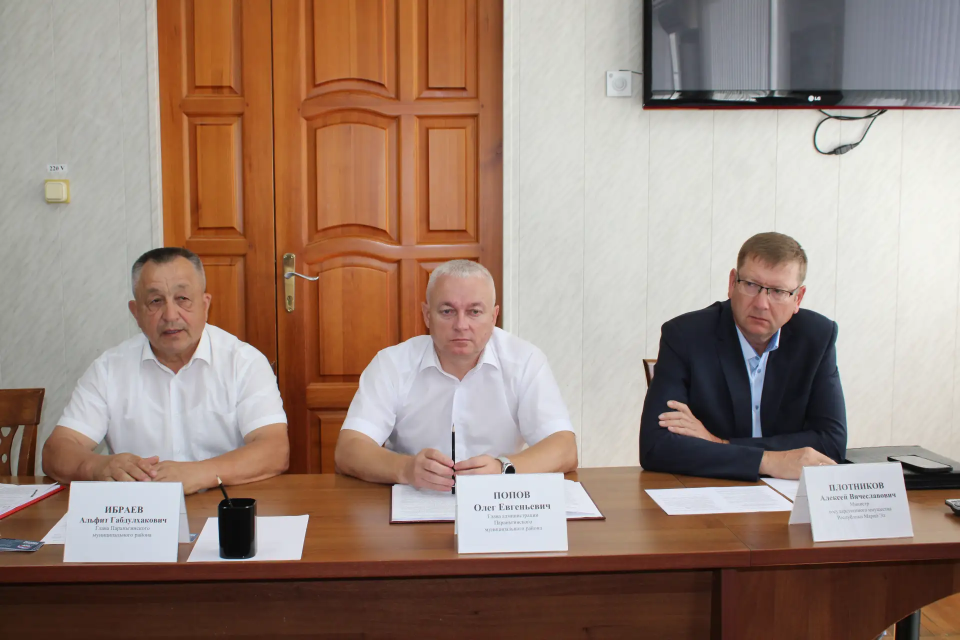 Рабочая поездка министра А.В. Плотникова в Параньгинский район: решения и развитие 🏛️🏫
