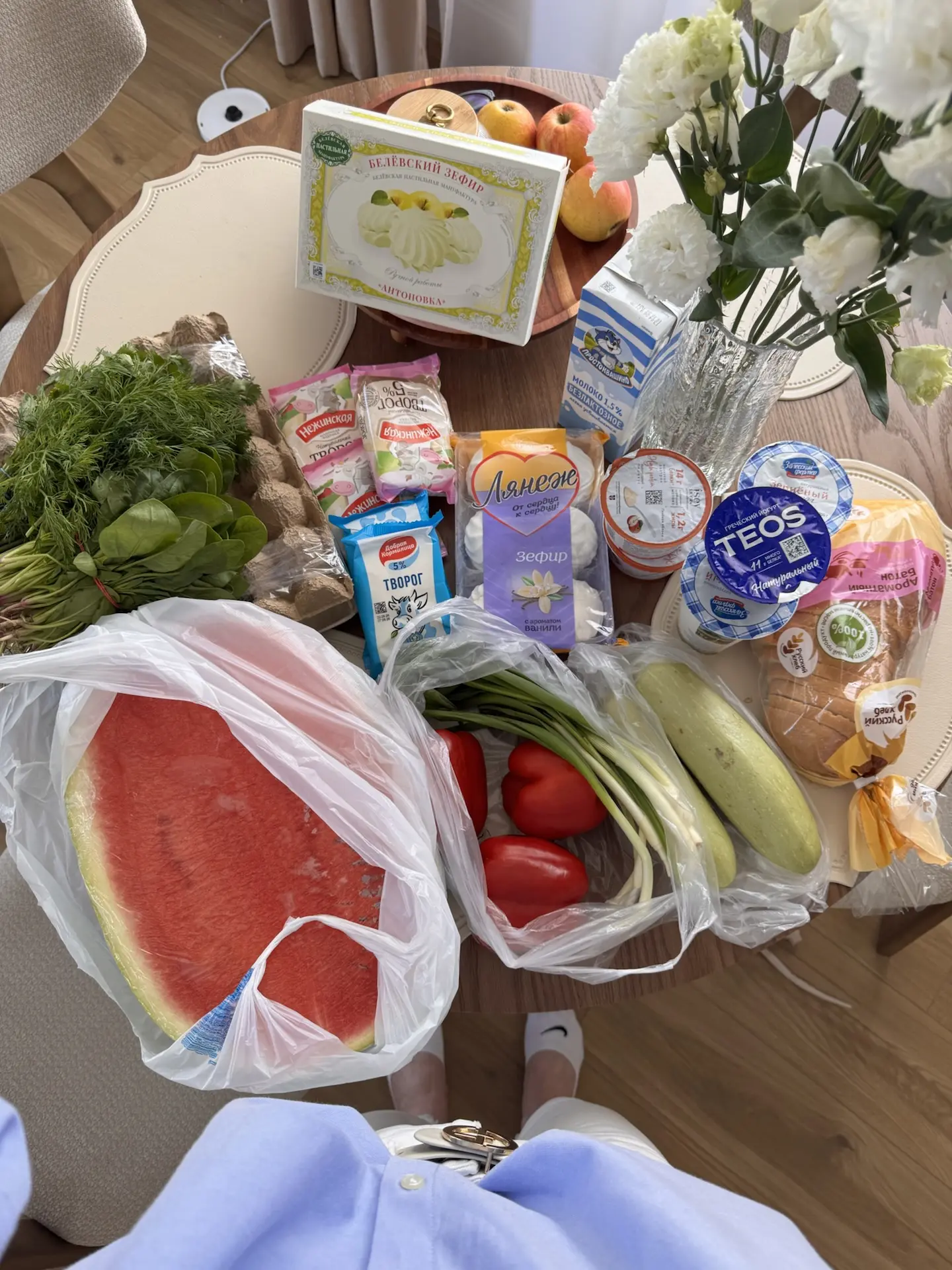 Приехали домой, все дела в городе переделали, осталось разобрать продукты дома (набрали чуть на рынк