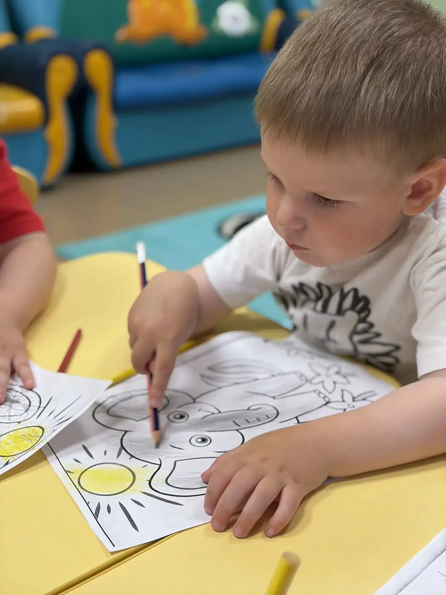 🎨 Раскрашивание: волшебный мир, где рождаются первые шедевры! 🖍️✨

Раскрашивание — это не просто у