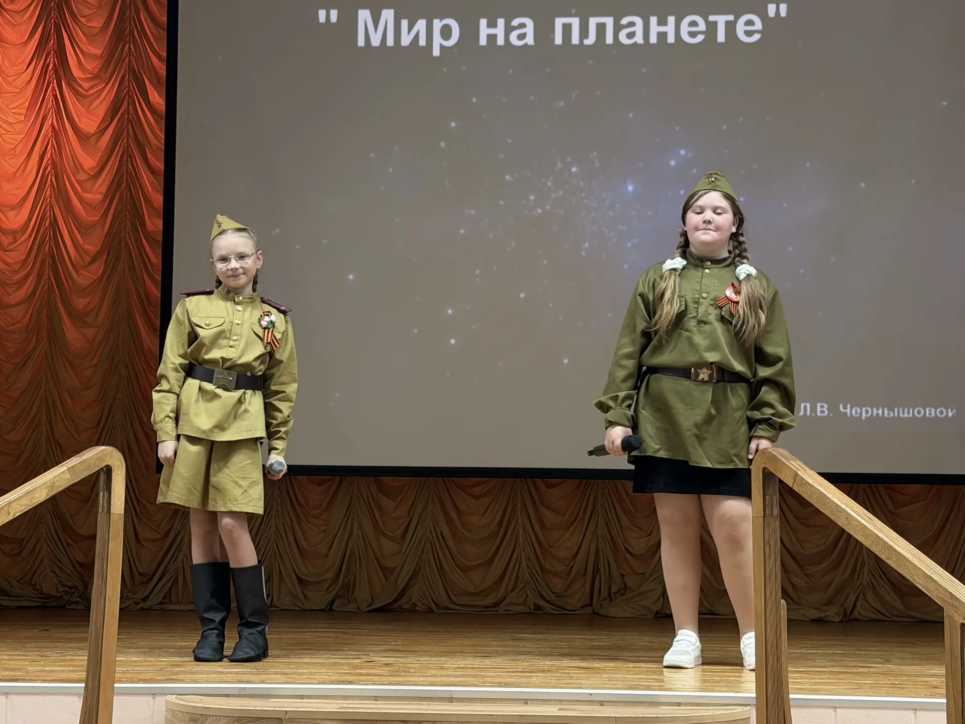 🎭 В нашей школе прошёл патриотический конкурс детского творчества «Наследники великой Победы»!  В эт