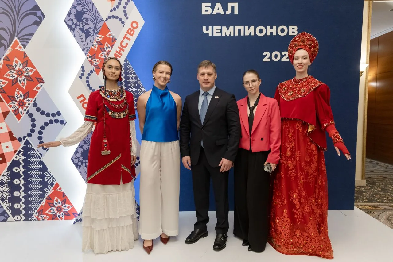 Конькобежный сезон официально завершен! Это было время напряженных соревнований, захват...
