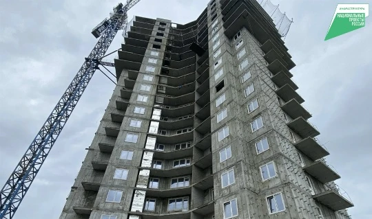 В Хабаровске возобновили строительство дома: 151 житель получит ключи от долгожданных к...