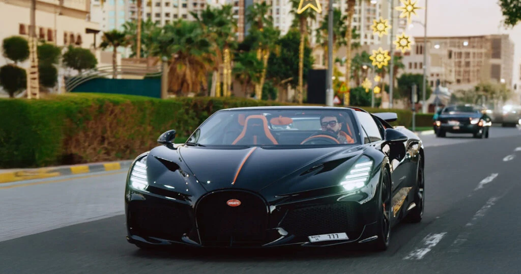Bugatti W16 Mistral— это эксклюзивный двухместный гиперкар-родстер, ставший финальной п...