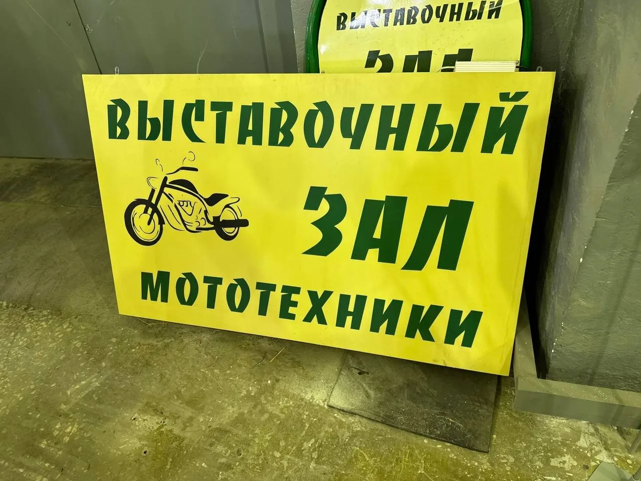 🚗 В Архангельске хранится одна из крупнейших коллекций ретротехники.  Местный коллекционер Дмитрий С