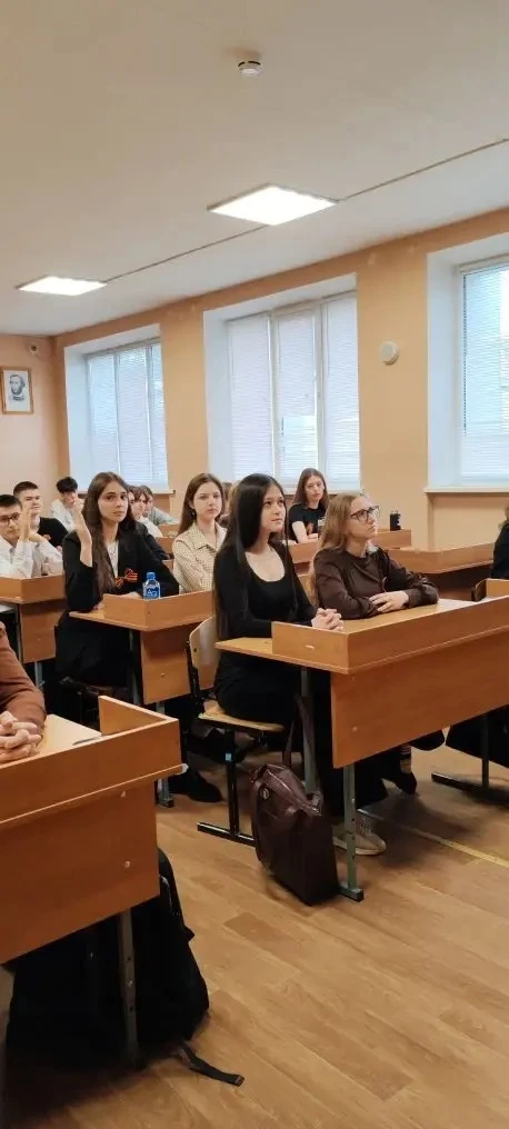 🎖️ «Песни, с которыми мы победили». В преддверии великого праздника — Дня Победы — в нашей школе про