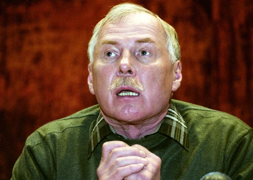Фотографии с пресс-конференции 13.04.2004, которая скорее всего прошла после съёмочного дня, большая