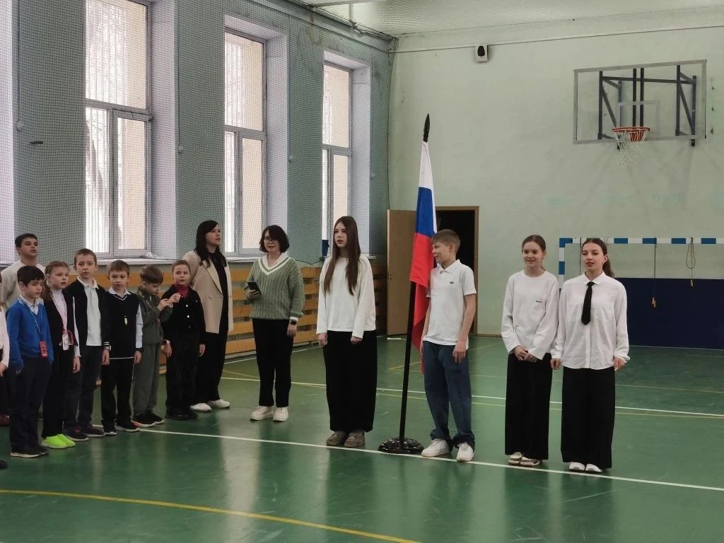 🇷🇺✨ Новая неделя — с уважением к традициям и памятью о великом прошлом  Несмотря на переменчивую пог