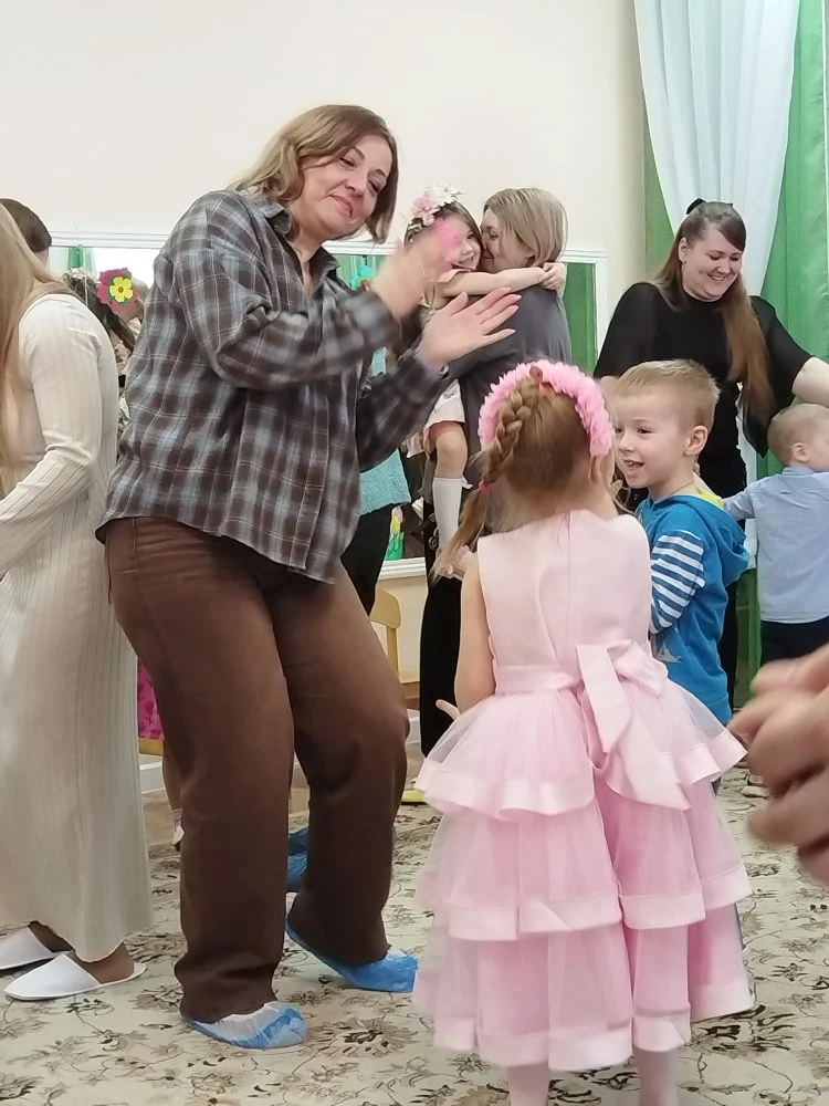 🌸 Дорогие мамочки и бабушки! 🌸  Сегодня мы в нашем детском саду отмечаем самый чудесный праздник – М