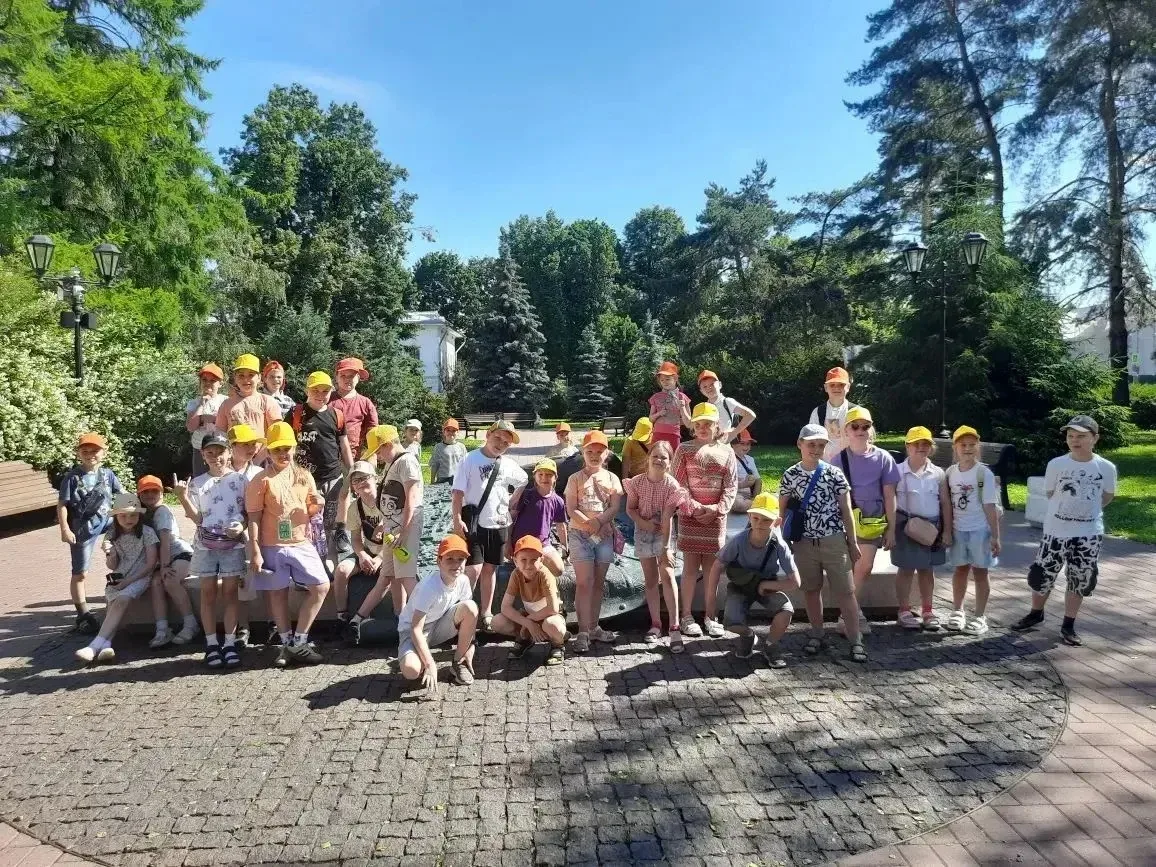 Перед длительными выходными лагерь «Дружба» развлекался от души, и каждый отряд погулял по нашему чу