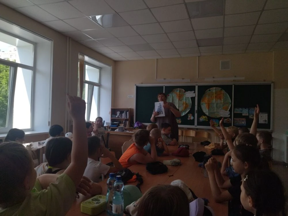 🌴Пришкольный лагерь. Путешествие. День 7🌴

👨‍🍳"Профориентация". Сегодня к нам в гости вновь загл