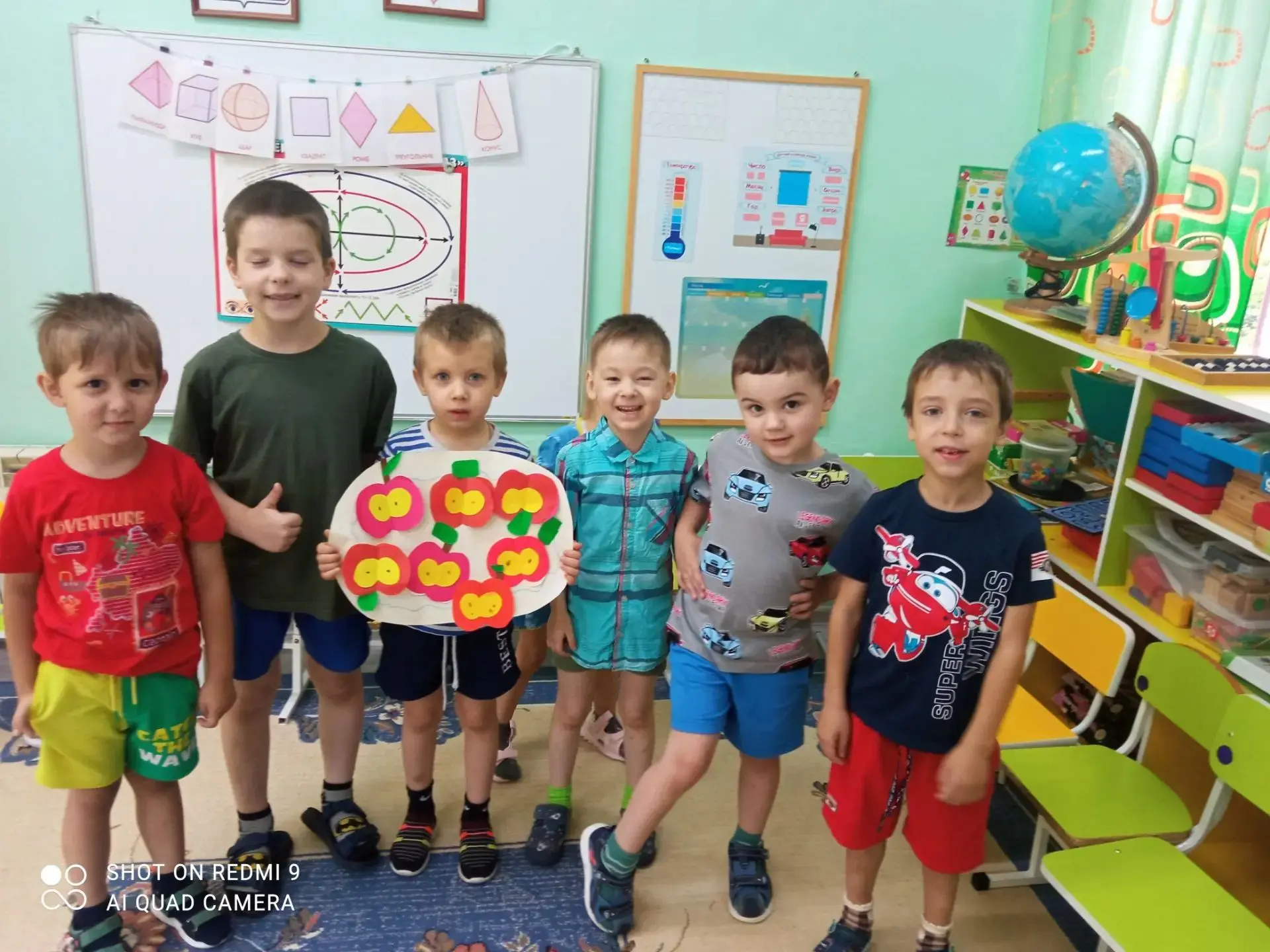 «Красный — цвет энергии, витаминов и отличного настроения! ❤️🍅

Четвертый день нашего проекта «Цвет