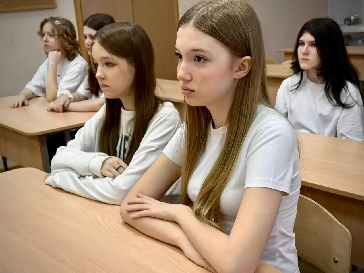 Доброе утро, школа!   🇷🇺 Учебная неделя традиционно началась с торжественной церемонии поднятия Госу