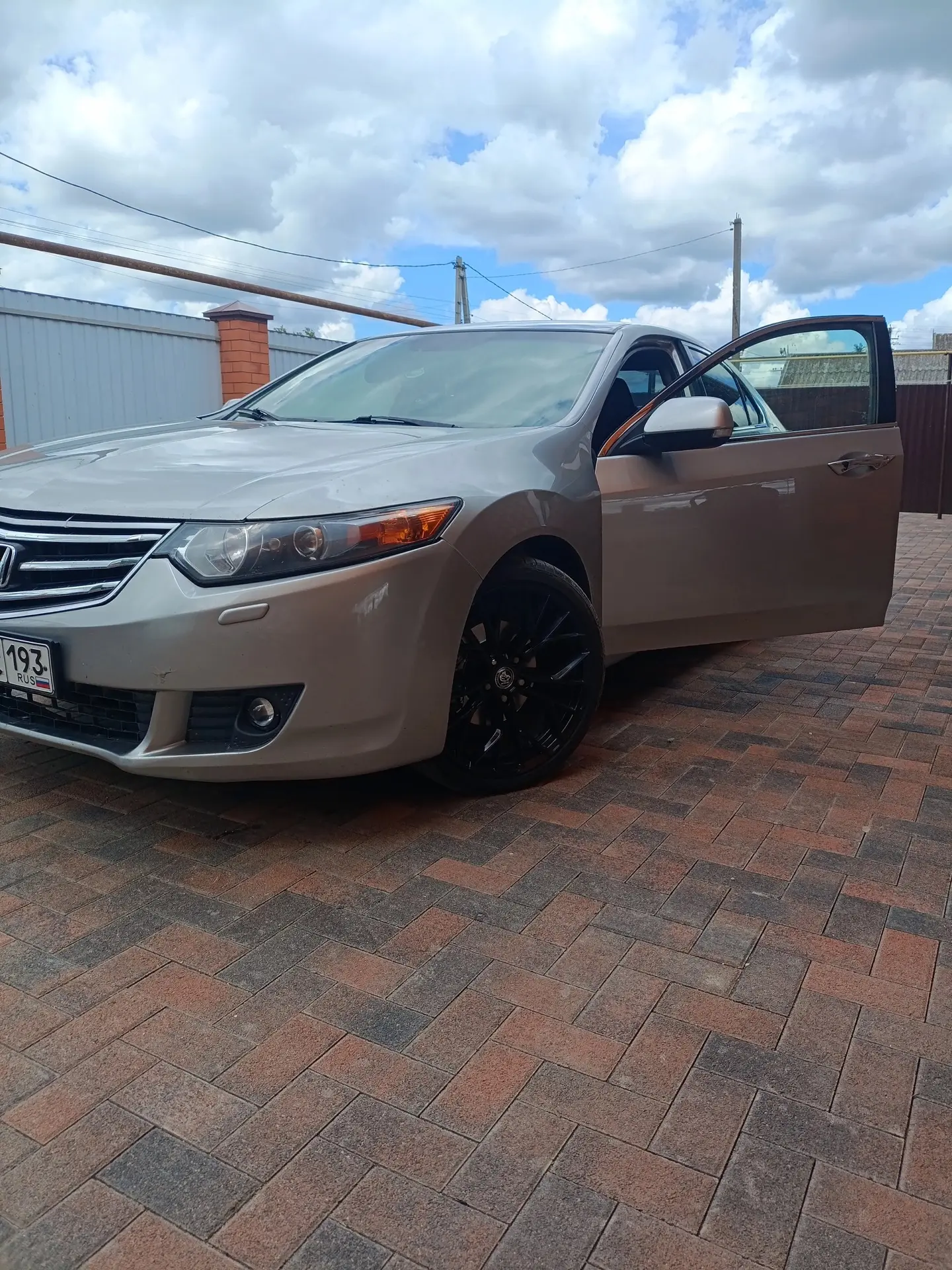 🚗Продажа либо обмен !Обмен на Хонду помоложе .