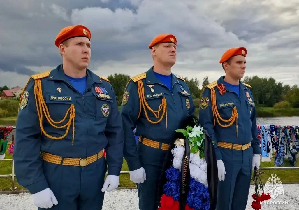 🕊️День памяти хоккейной команды «Локомотив»