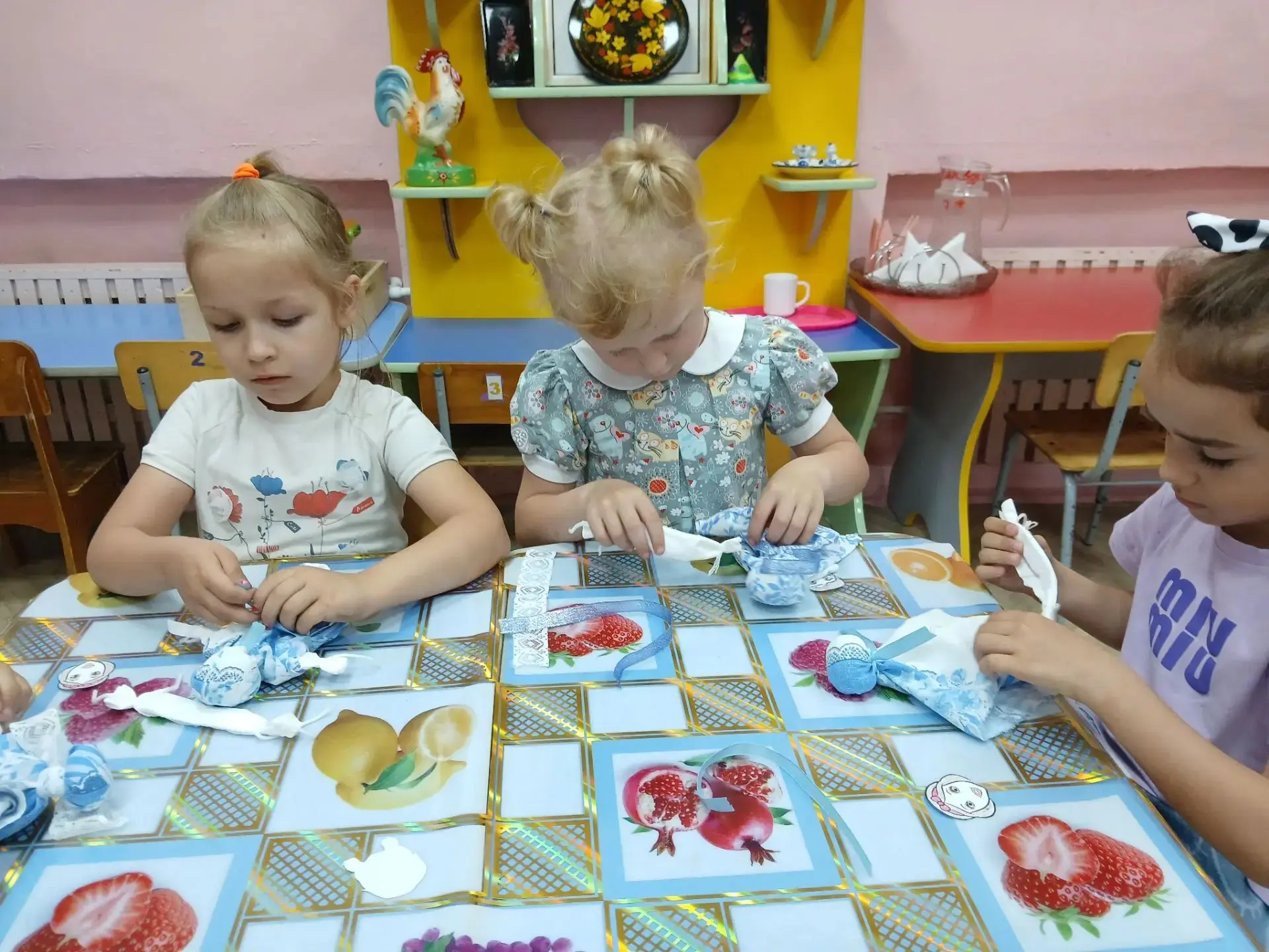 Наши маленькие мастера и их куклы-обереги! 👫🧵

В рамках мероприятий, посвящённых Году дошкольного 