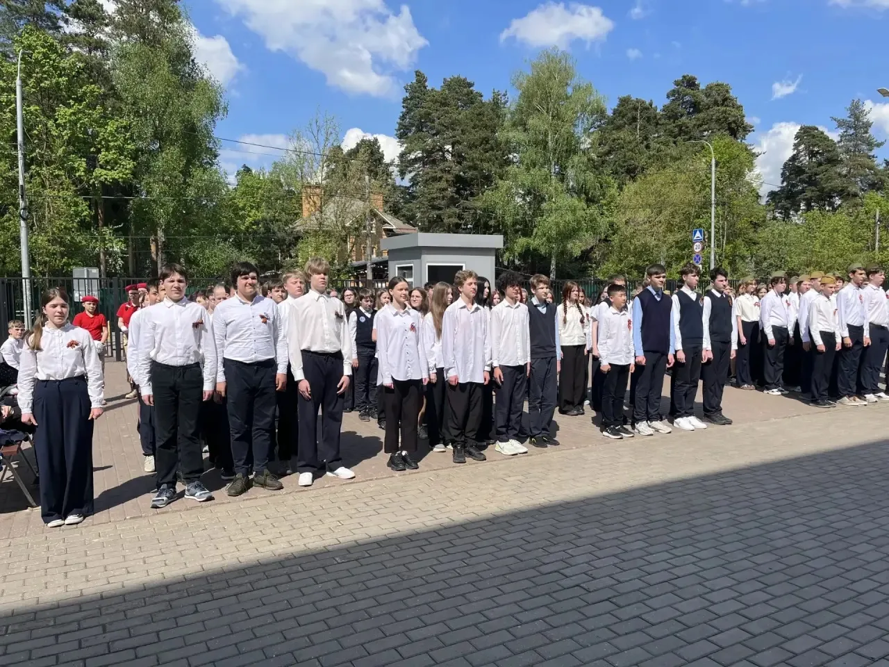 Традиционный смотр строя и песни прошел сегодня в Лицее. В мероприятии, посвященном 81-й годовщине п