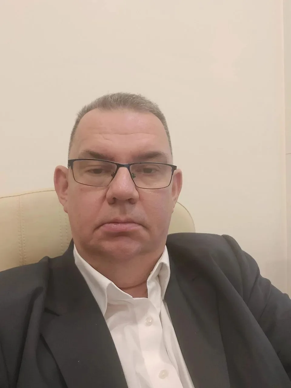 ПОЗДРАВЛЯЕМ
ДИРЕКТОРА ШКОЛЫ!
🎉🎉🎉
Уважаемый Анатолий Борисович!
От всего сердца поздравляем  Вас с