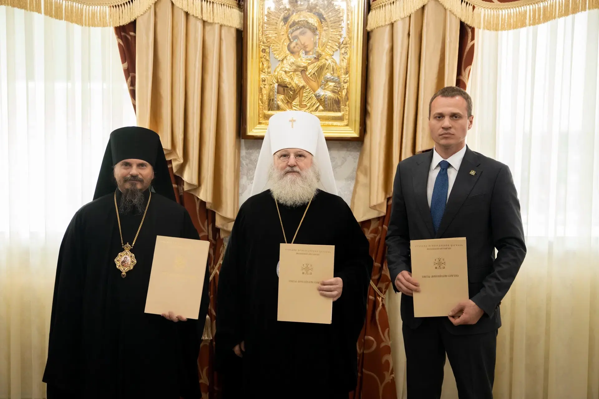 Духовная и социальная поддержка: в Югре подписали соглашение о помощи многодетным семьям