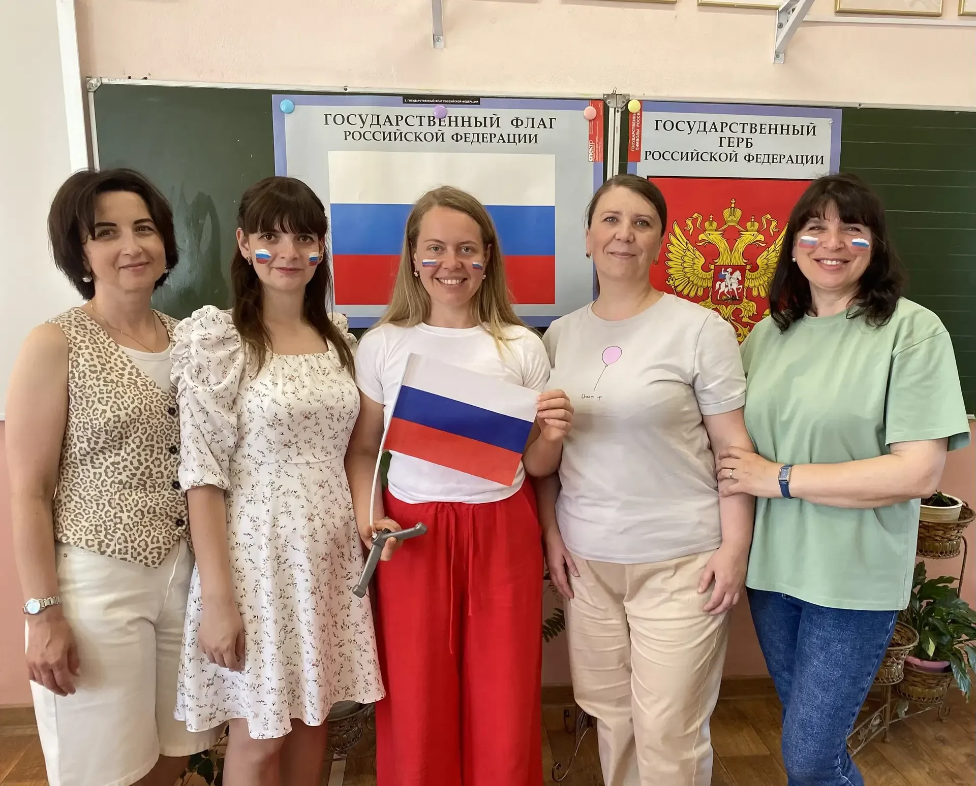 🇷🇺Педагоги Дятьковской кадетской школы — в сердце Всероссийской акции «Флаг России»!