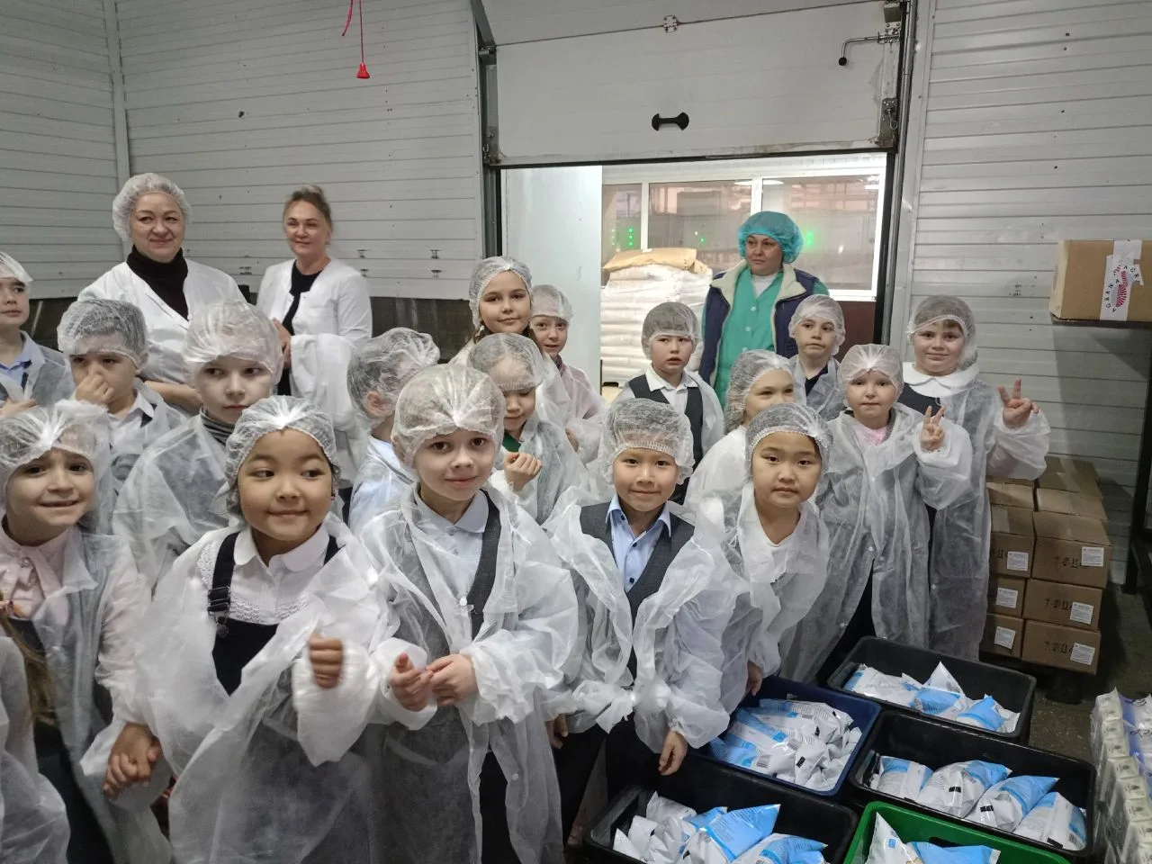 Из чего делают сыр? 🧀Наши первоклассники узнали ответ на заводе! 🧀Сегодня, 23 марта, ученики 1 «А» к