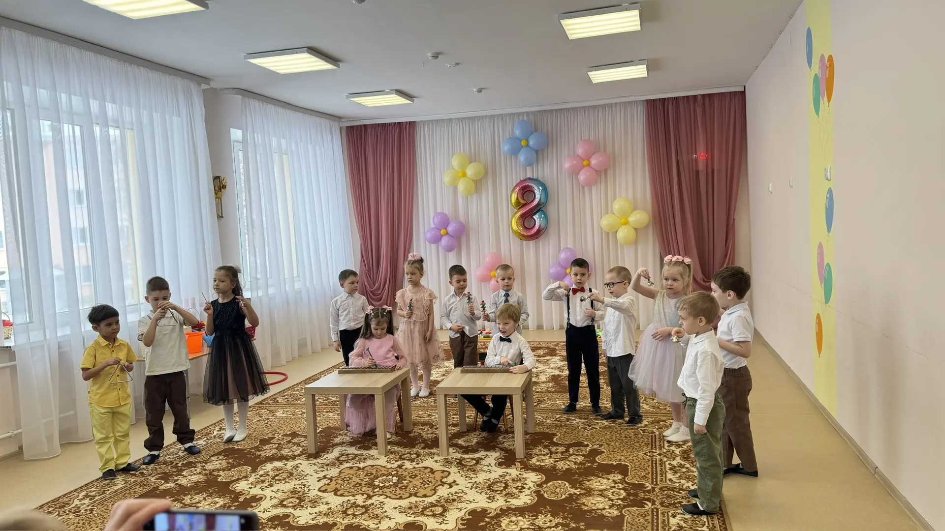 Вот и отшумели в нашем детском саду утренники, посвящённые Международному женскому дню ...
