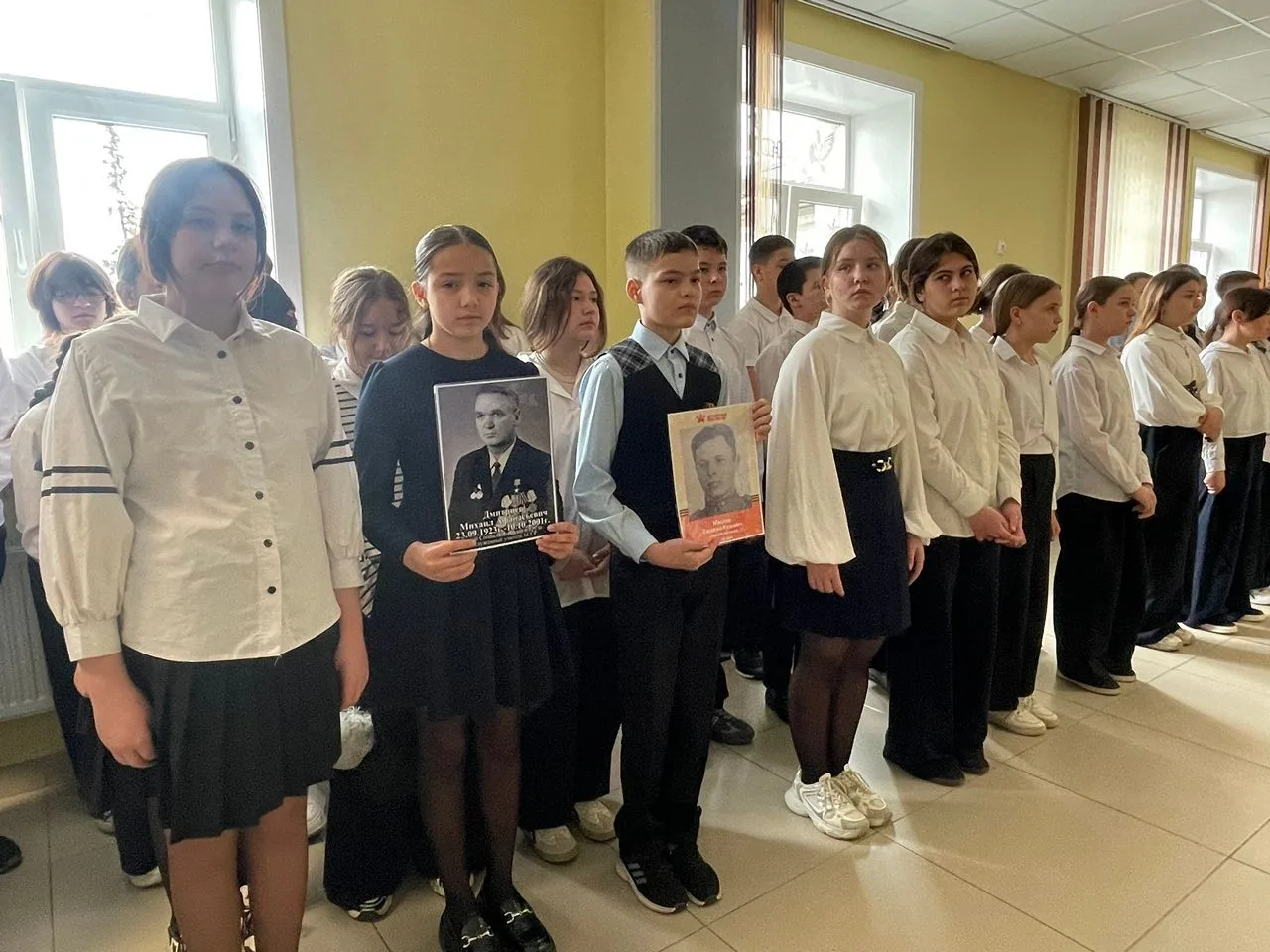 На этой неделе наша торжественная линейка была особенной. Она была посвящена священной дате — 81-й г