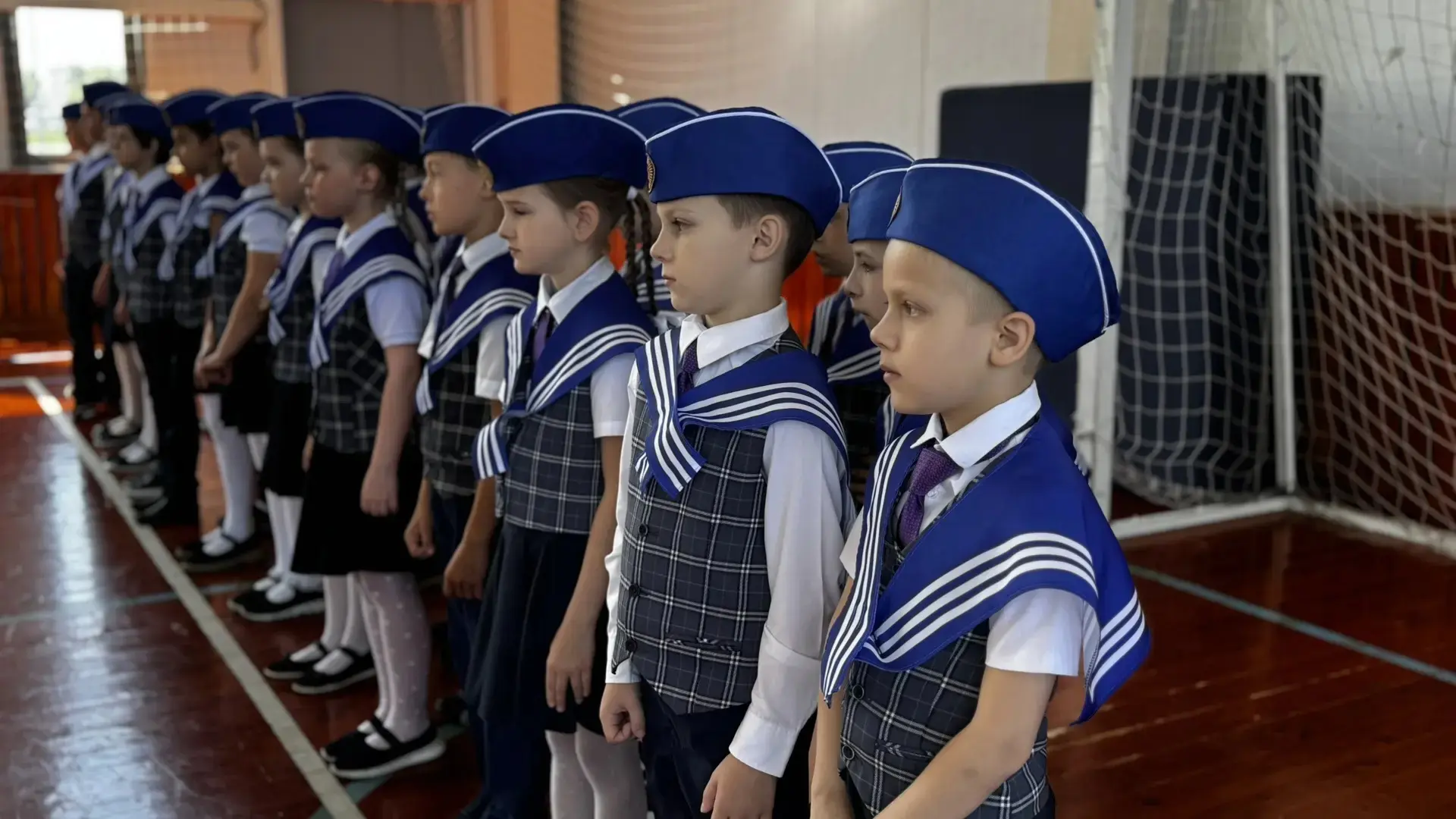 🎖 Сегодня в нашей школе прошёл второй этап конкурса "Смотр строя и песни", в котором приняли участие