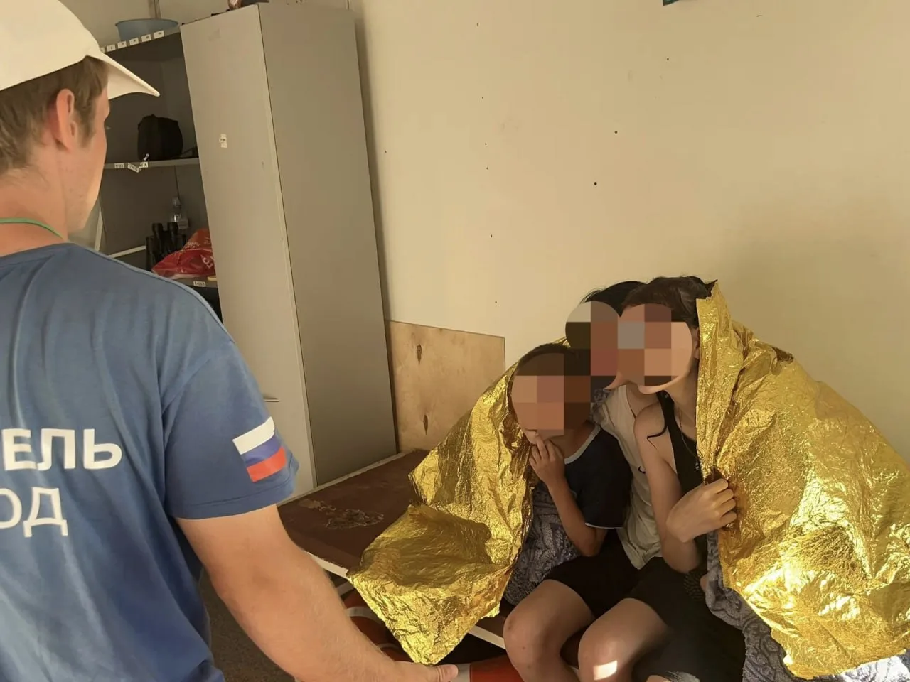 На пляже «Подзеленье» спасатели вытащили из воды троих детей

Инцидент произошел 3 августа. Дети в в