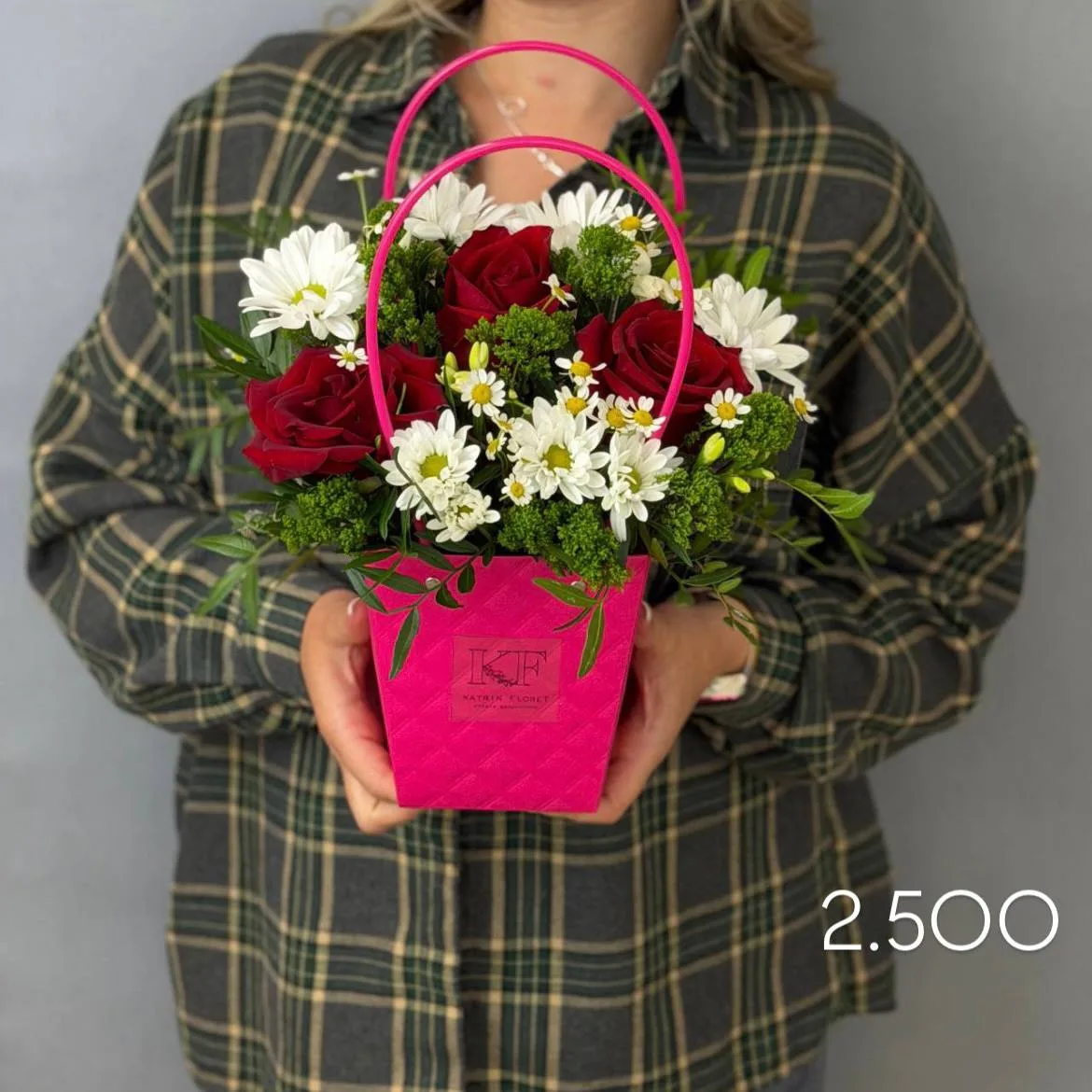 🌸🫧🍦Лето начинается.. с цветов!
Если вы планировали начать его без букета — есть риск, что оно про