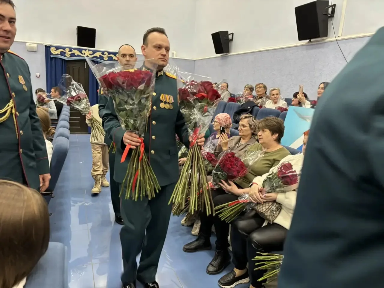 «Живи, страна!»: в Лаишево прошел концерт для защитников и волонтеров  Сегодня в районном доме культ