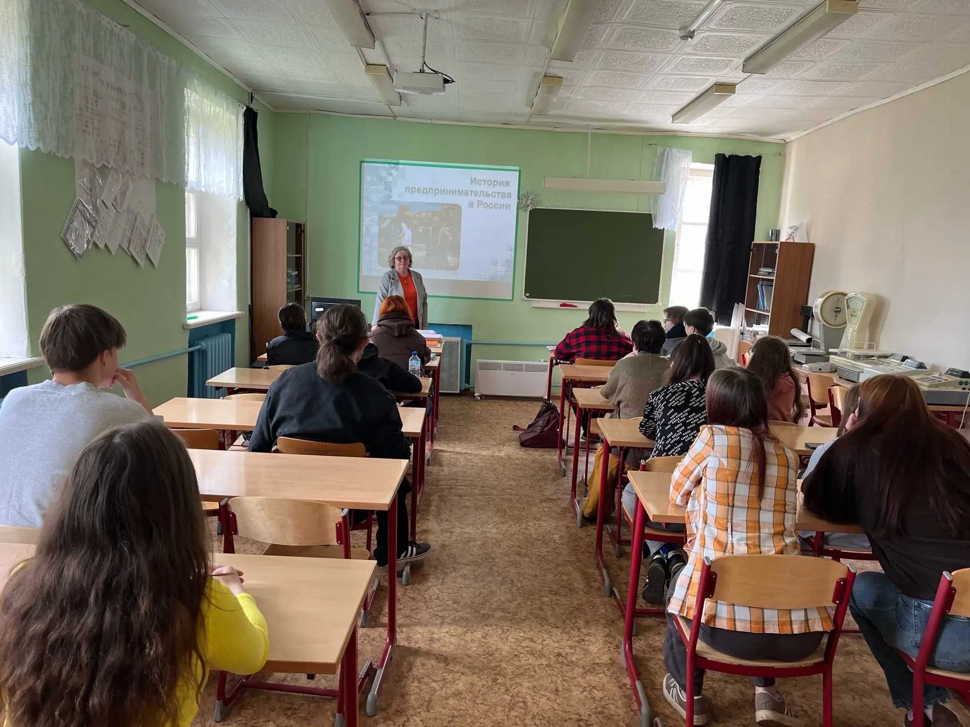 🇷🇺 С опорой на прошлое — в завтрашний день: урок предпринимательства в Нерехтском пол...