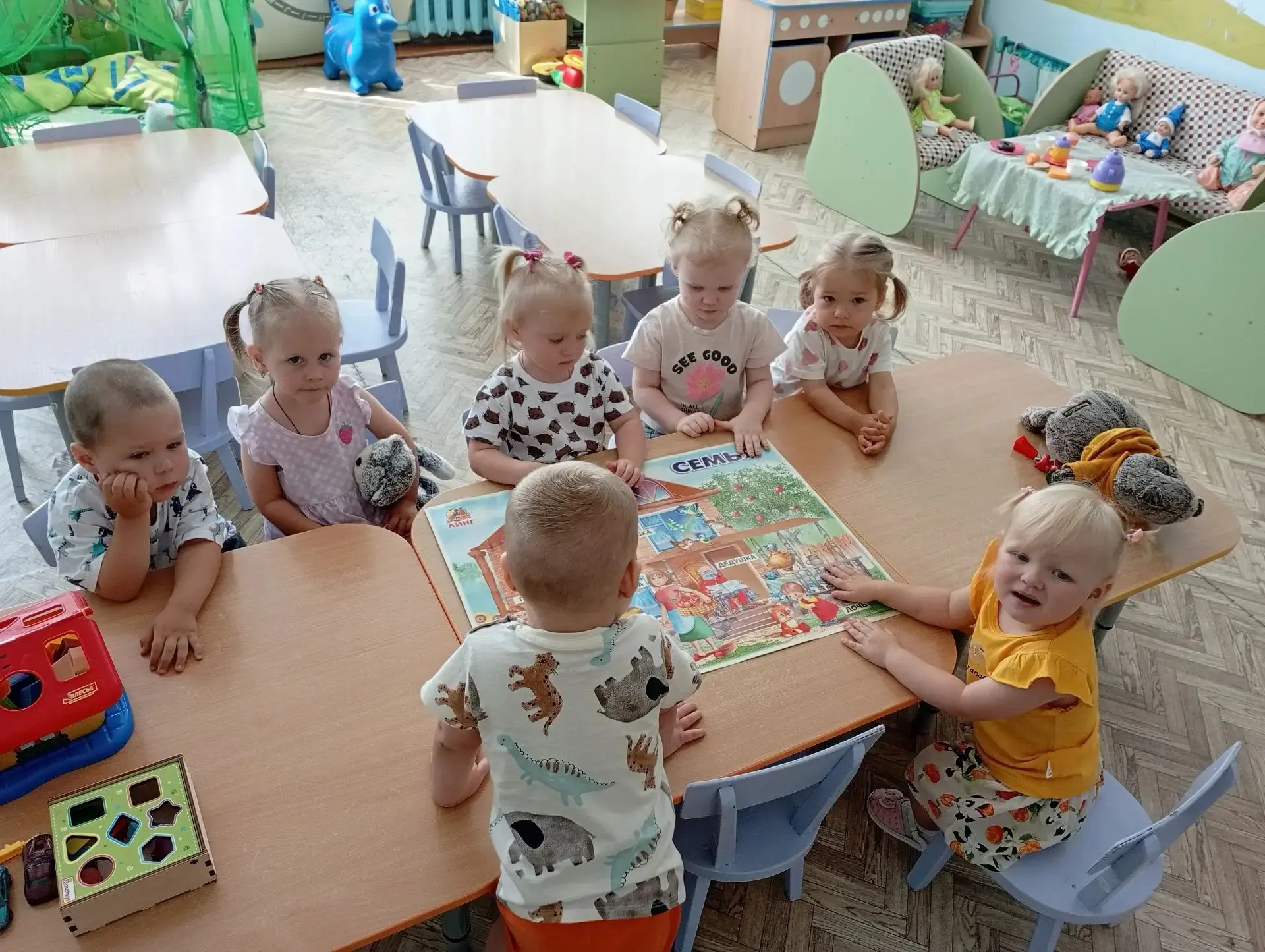 Каждый малыш при посещении детского сада испытывает трудности во время адаптации. воспитатель Мулина