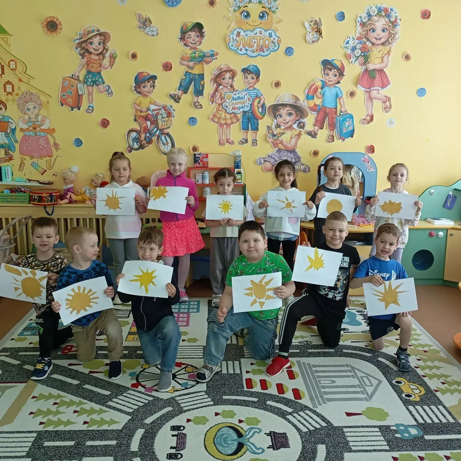 Тематическое занятие ко Дню солнца в старшей группе " Непоседы ", учит дошкольников ком...