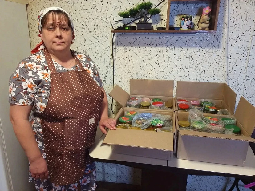 Жители Аркадакского района собрали новую партию гуманитарной помощи для участников СВО