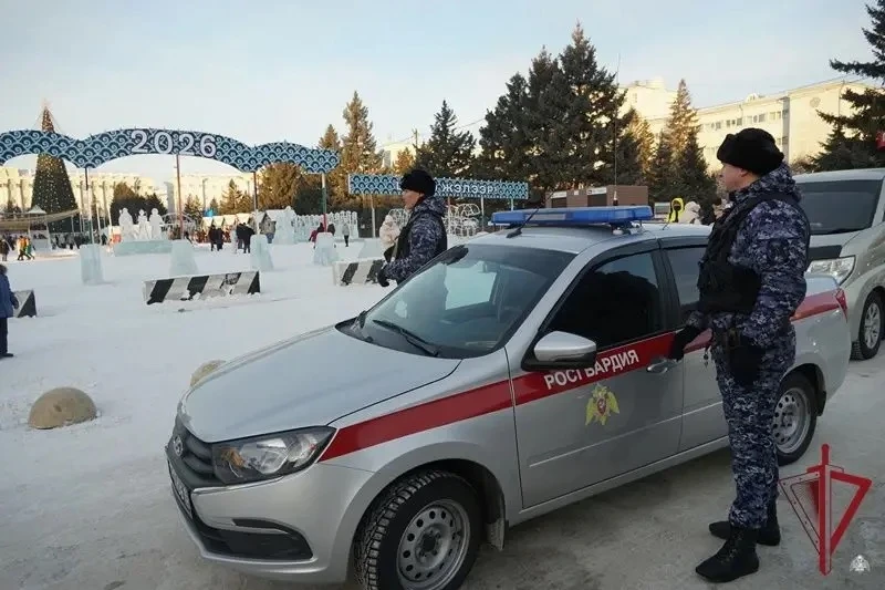 Уважаемые сотрудники и ветераны Росгвардии!  От Администрации города и от себя лично поздравляю вас 