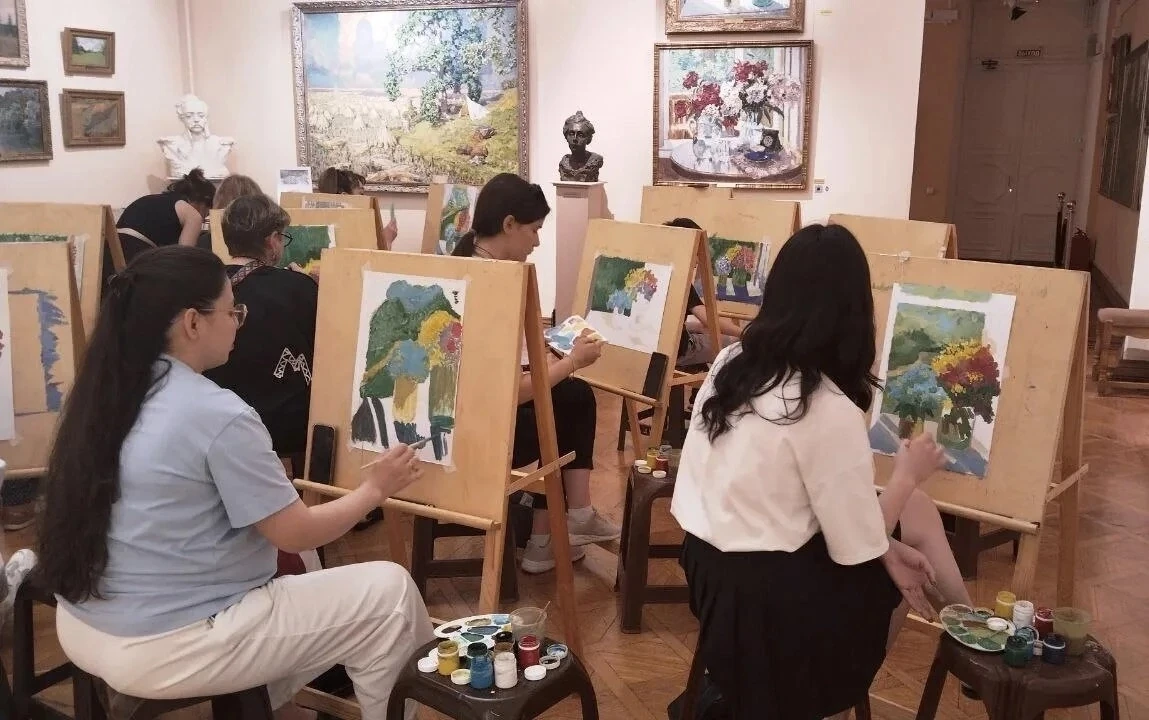 Астраханцев приглашают на необычную экскурсию

🎨 17 июня в 15:00 Астраханская картинная галерея име