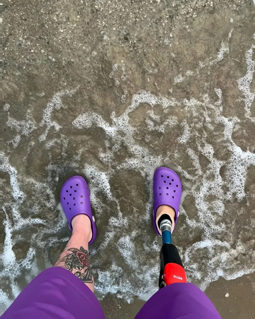 🌊 Собираетесь на море? Почему ваш протез может быть под угрозой.

Лето, солнце, шум волн...
Если у 