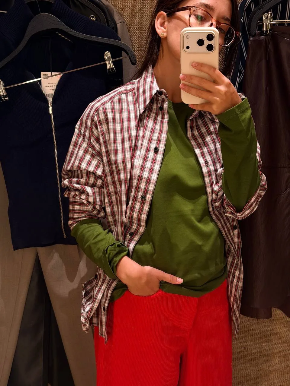 Давно я не уходила из Zara с таким уловом. Осенняя коллекция прям очень хорошая. Кожаны...