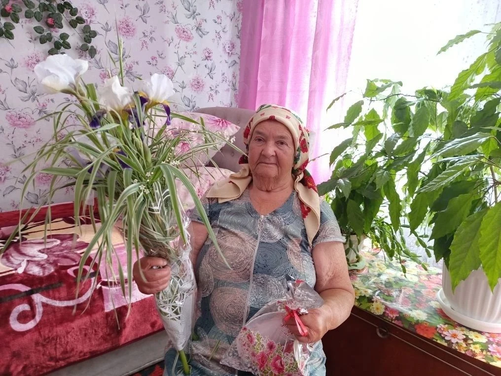 «Поздравляем с Днем рождения!»