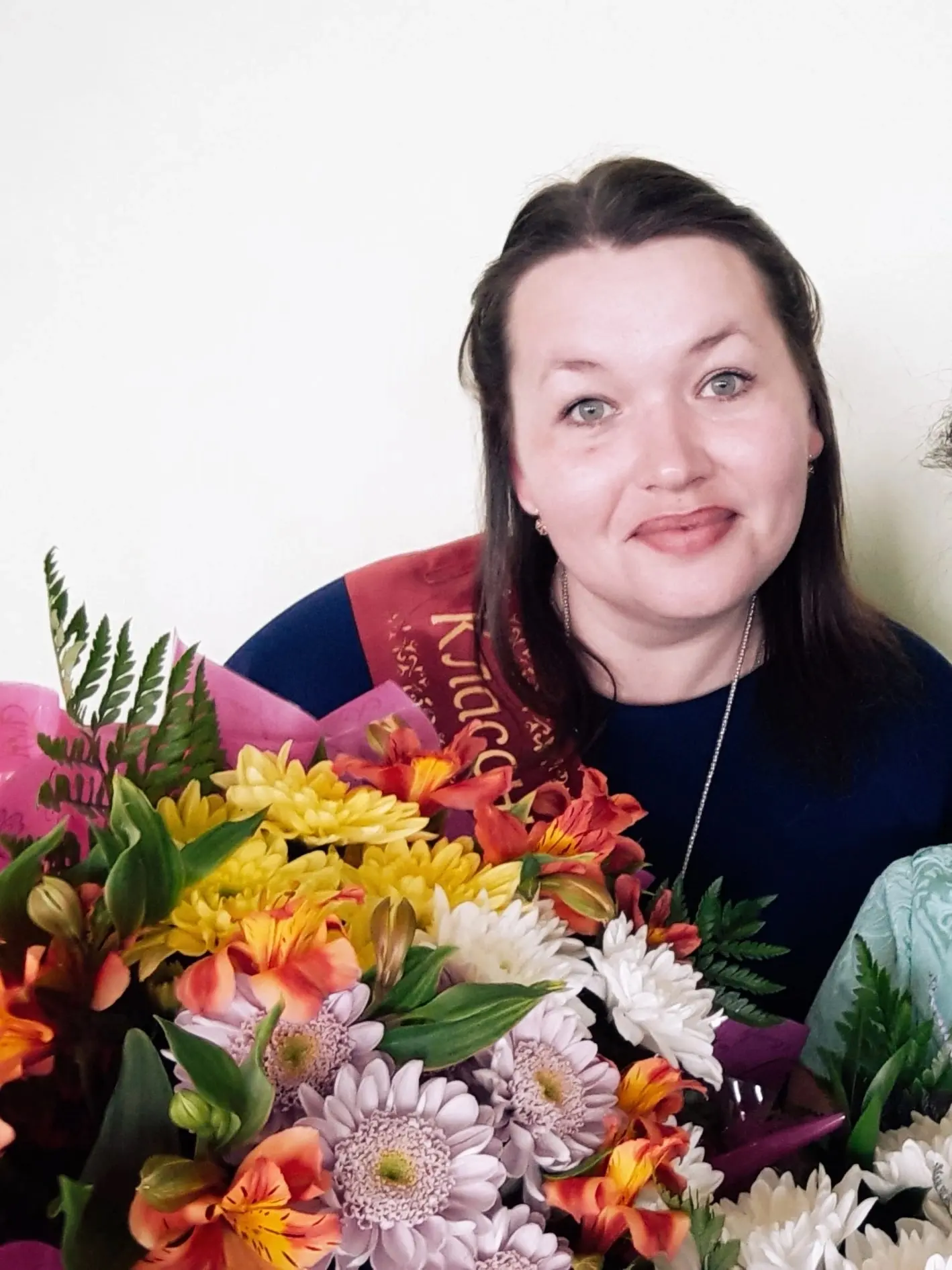 💐В этот прекрасный день мы хотим поздравить замечательного учителя истории, Ожгихину О...