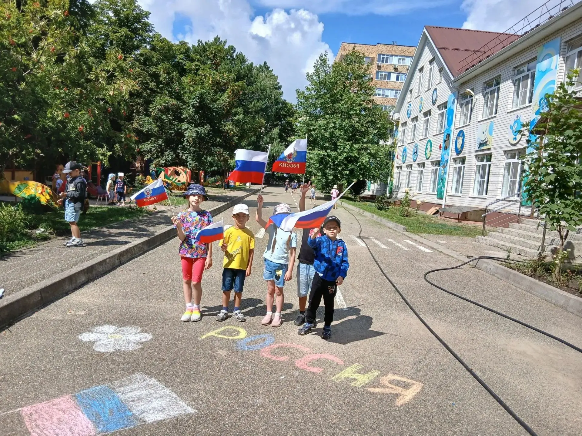 Ежегодно 22 августа в России отмечается День Государственного флага Российской Федераци...