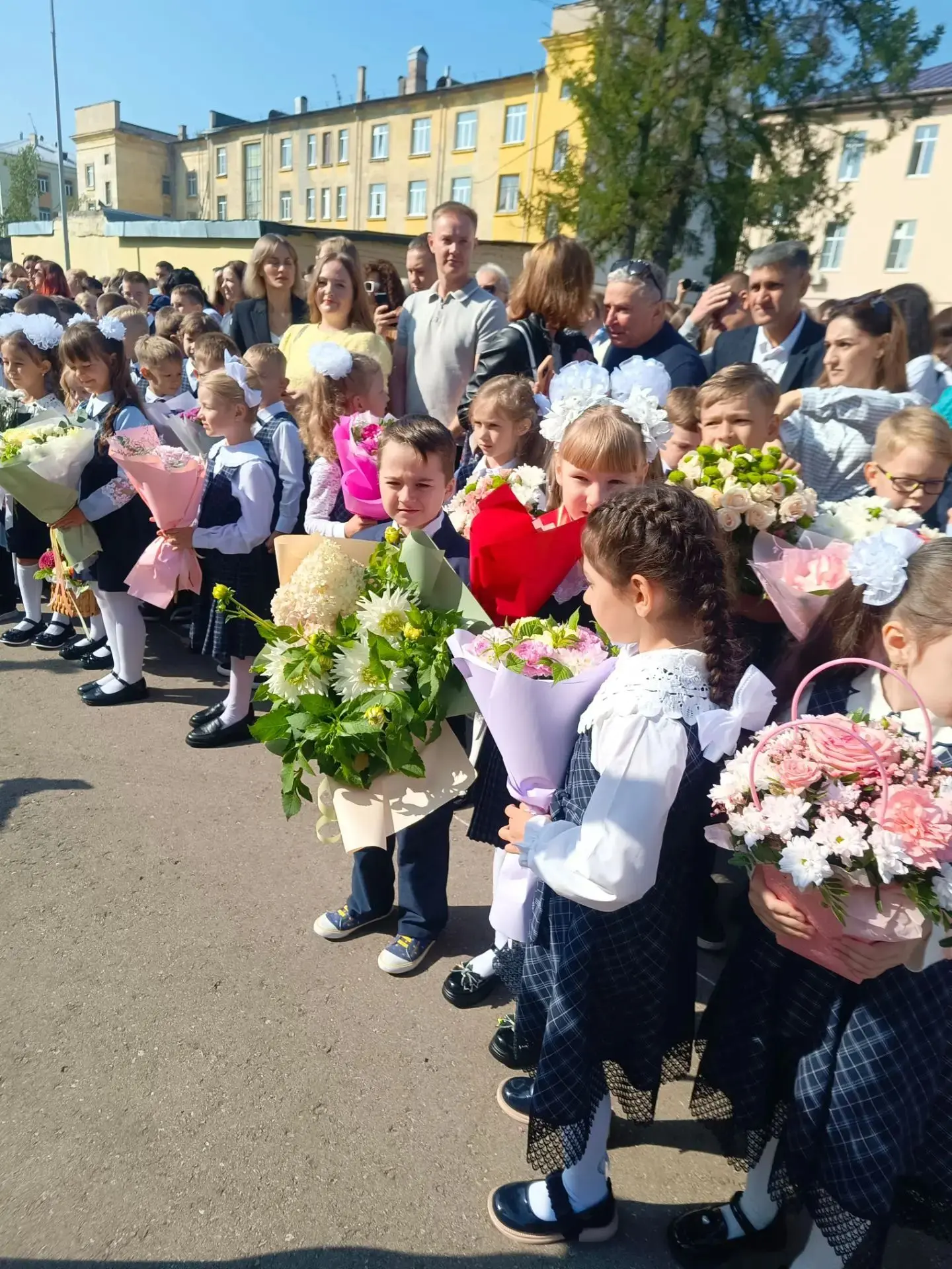 Сегодня в 90-й раз школьный звонок позвал на уроки учеников МБОУ "Гимназия N25 имени А....