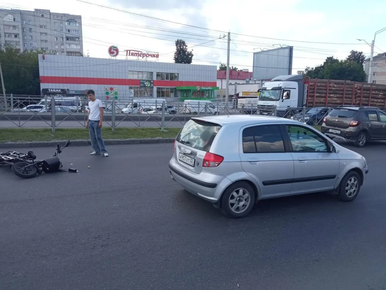 Вчера вечером на проспекте Московсокм сбили велосипедиста