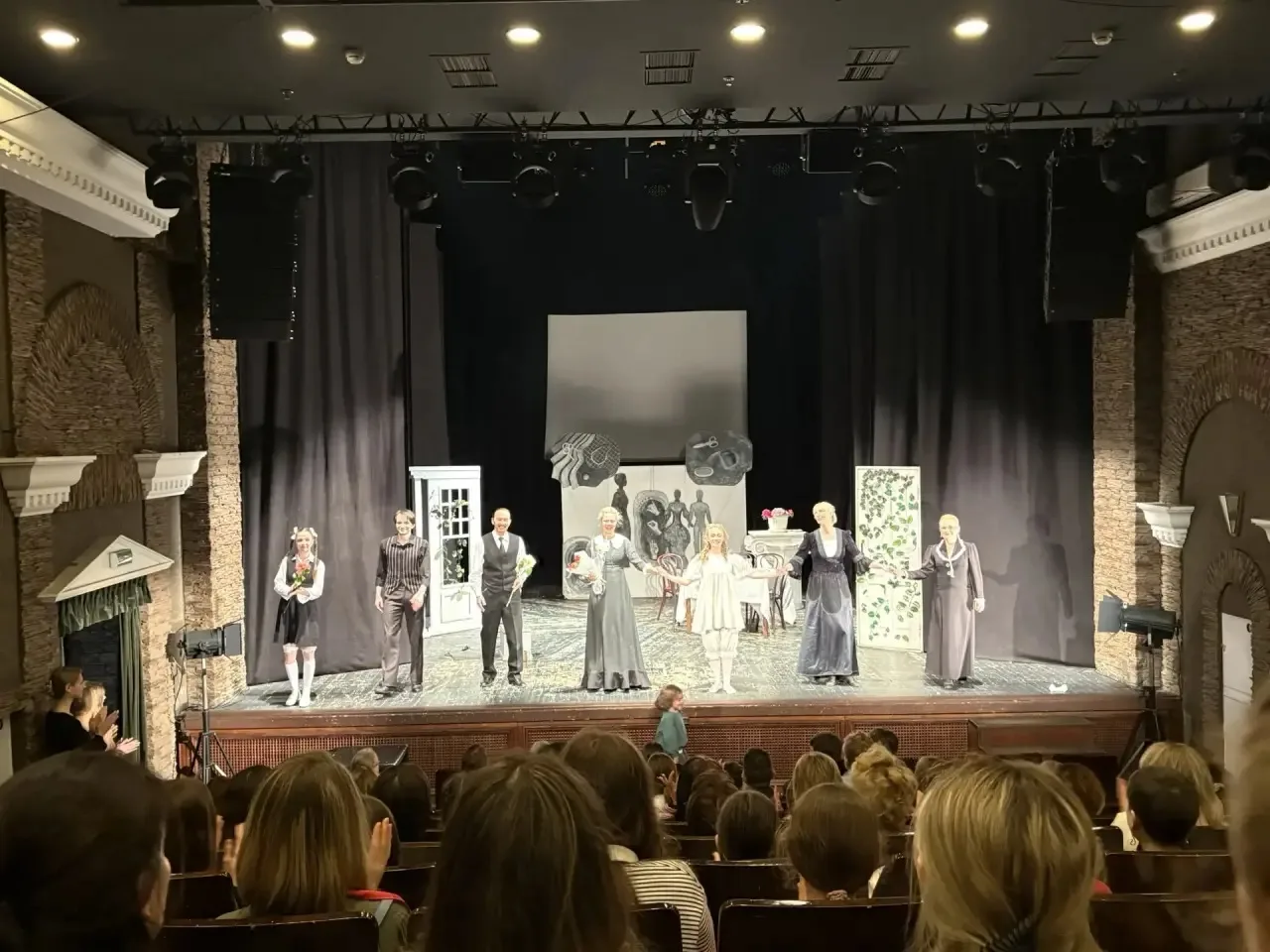 🎭ТЕАТРАЛЬНЫЕ ВЫХОДНЫЕ🎭  💫Юные театралы из  9 «Э» и 9 «Г» классов нашей #ШколаТропарево  побывали в т