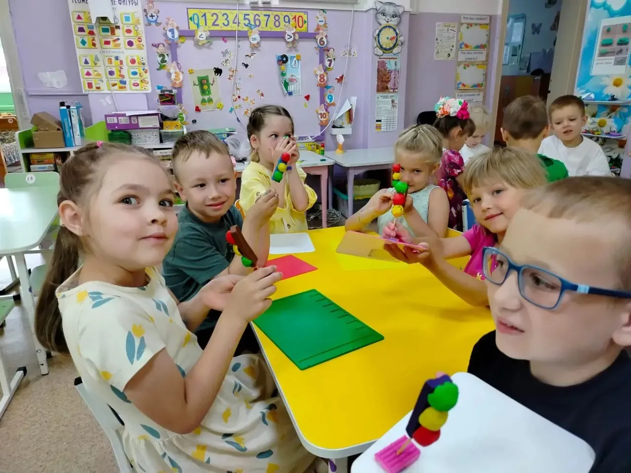В рамках тематической недели безопасности наши ребята вовсю творили и узнавали новое! Старшая группа